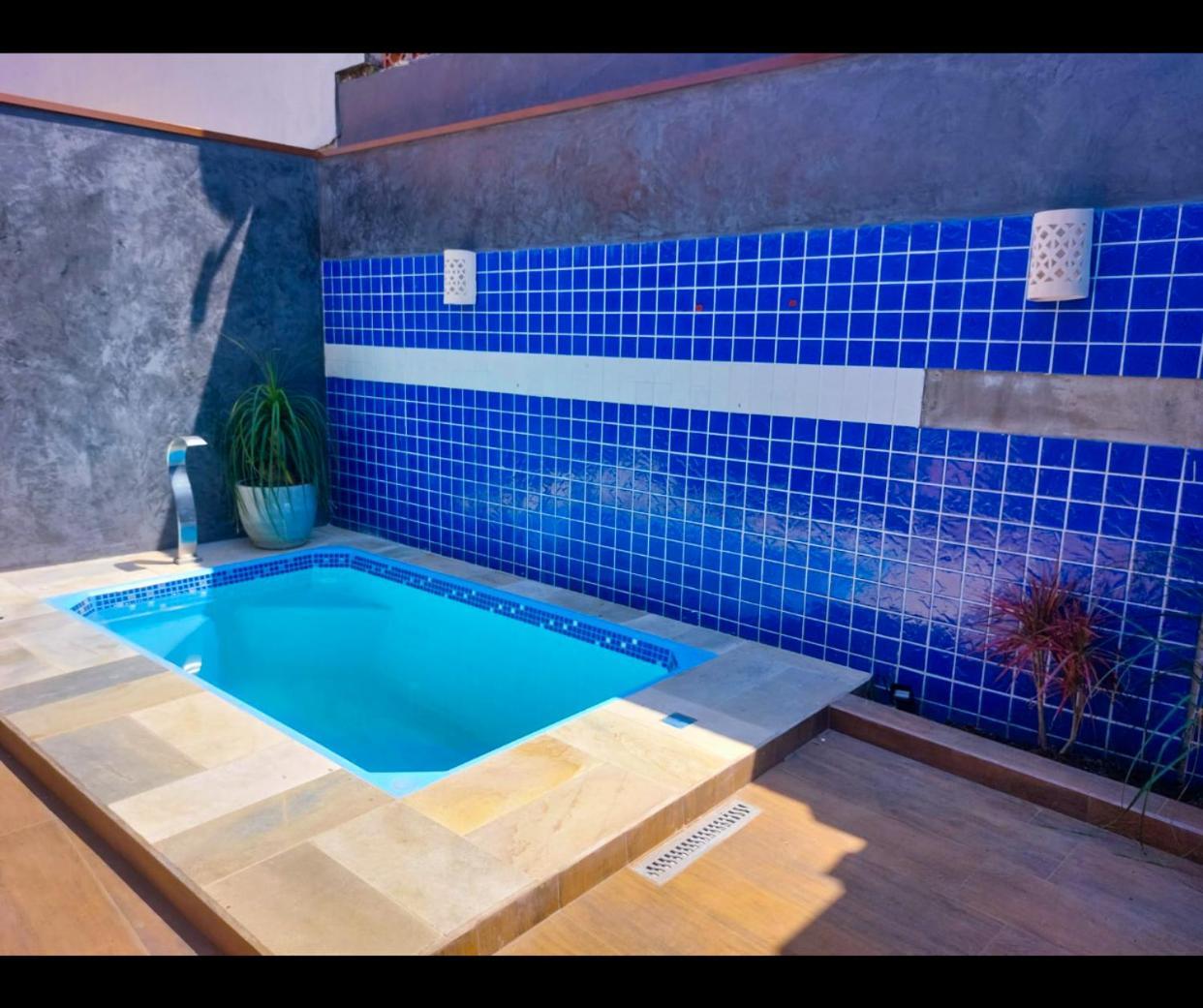 Casa Azul Piscina Nas Toninhas *